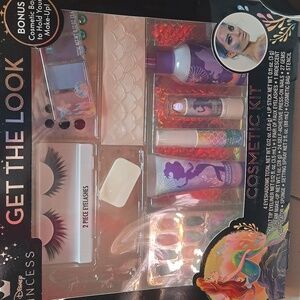 Disney Cosmetic Set W Eyeshadow Lashes Lip Bag Facial Gems NWT